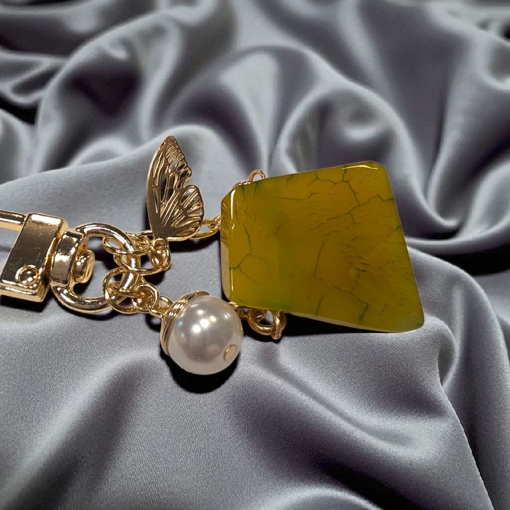 Dragon's Vein Agate Pendant Necklace with Pearl And Wing Charms / - Picture 6 of 7